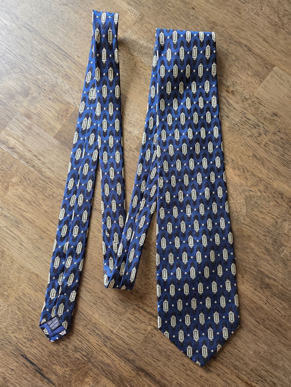 Valentino Bold Blue Textured Silk Geometric Pointed Medallion Patterned Tie